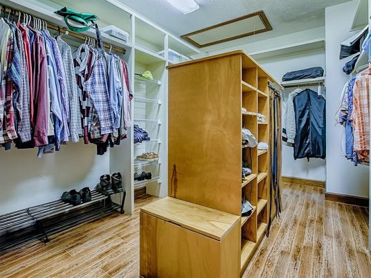 Interior, Walk-in Closets, Wood Texture Flooring