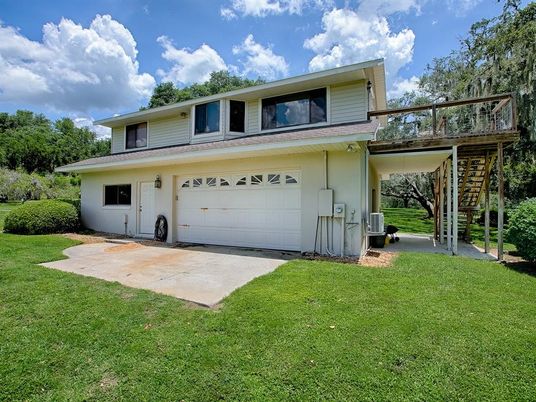 Attached, Exterior, Facade, Modern