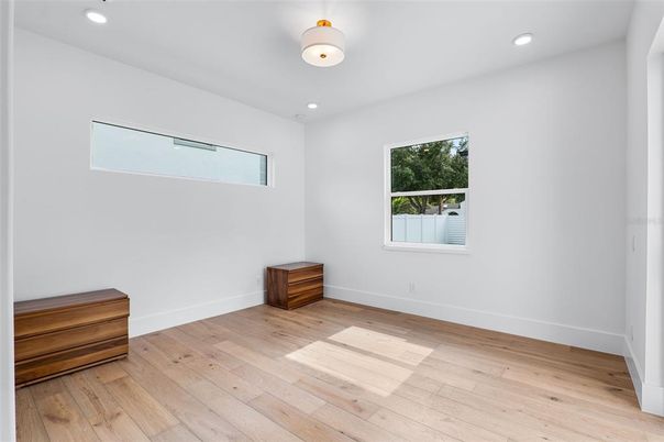Empty room, Interior, Recessed Lighting, Wood Texture Flooring