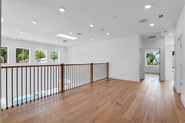 Interior, Recessed Lighting, Wood Texture Flooring