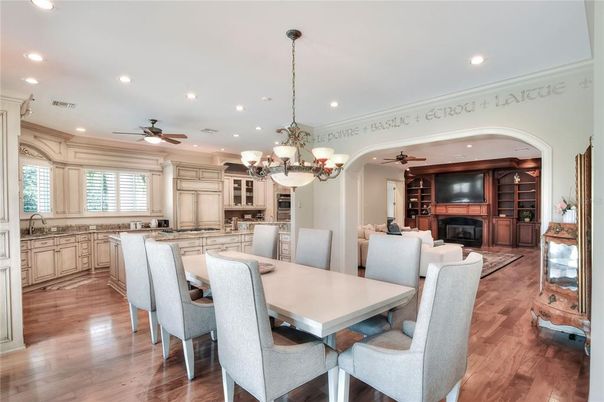 Chandelier, Dining room, Interior, Recessed Lighting, Wood Texture Flooring