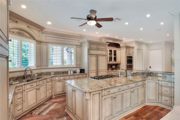 Dining room, Interior, Kitchen, Living room, Recessed Lighting, Wood Texture Flooring