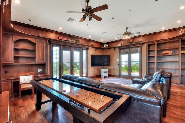 Interior, Recessed Lighting, Wood Texture Flooring