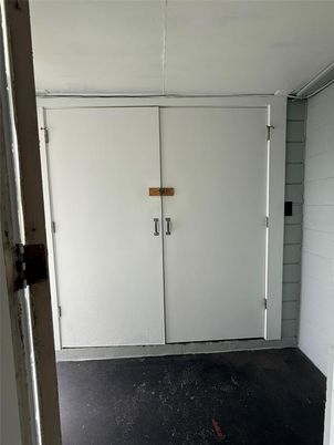 Detached Garage, Exterior