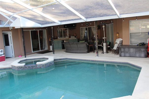 Interior, Pool, Sun Room