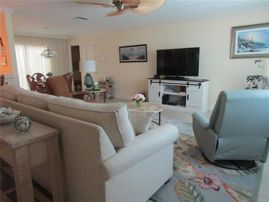 Dining room, Interior, Living room, Pendant Lights