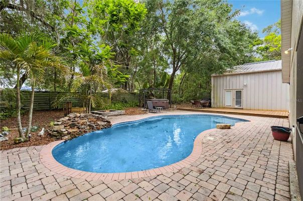 Exterior, Hot Tub, Pool