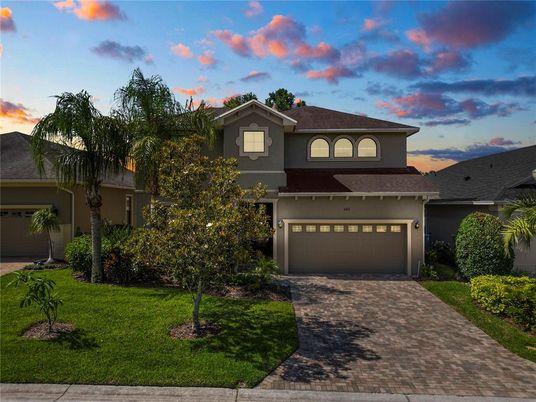 Attached, Exterior, Facade, Mediterranean