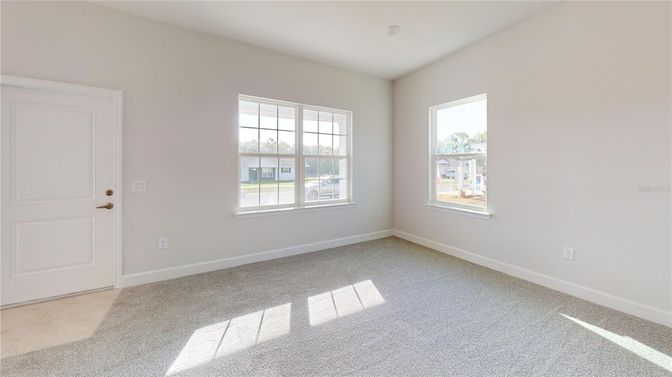 Empty room, Interior