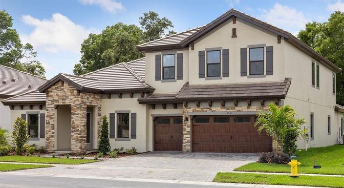 Attached, Exterior, Facade, Mediterranean