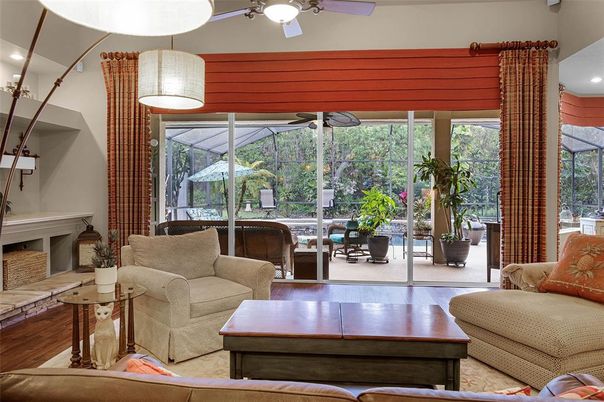 Interior, Living room, Recessed Lighting, Sun Room, Wood Texture Flooring