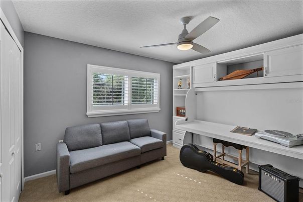 Home Office, Interior