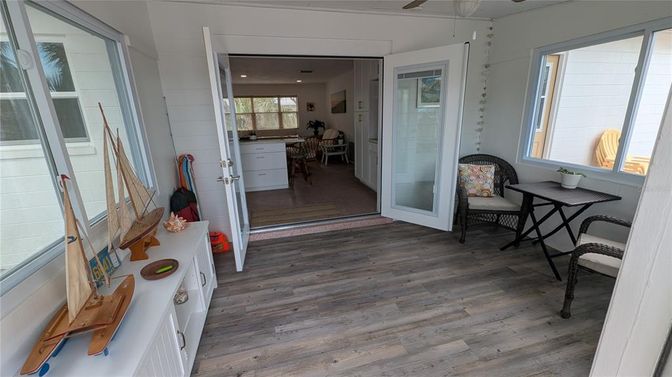 Interior, Recessed Lighting, Wood Texture Flooring