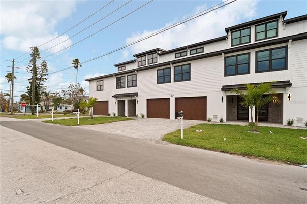 Attached, Exterior, Facade, Modern