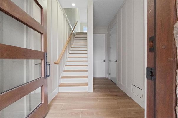 Interior, Recessed Lighting, Wood Texture Flooring