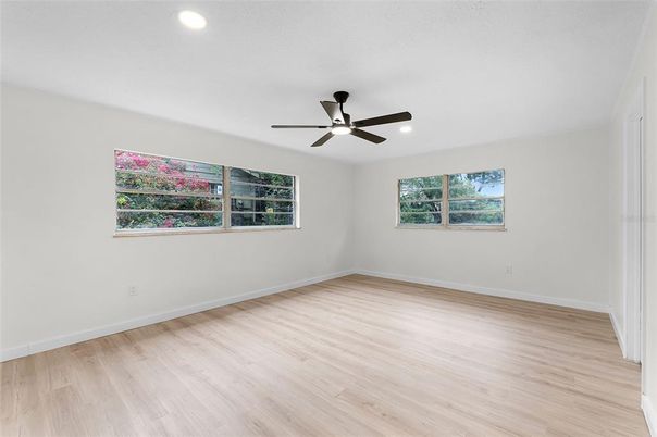 Empty room, Interior, Recessed Lighting, Wood Texture Flooring