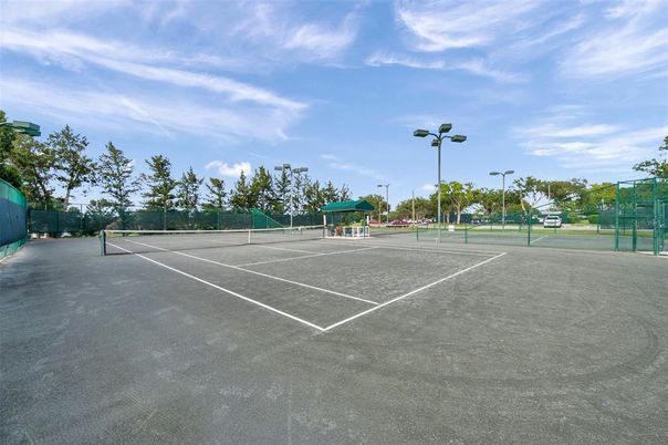 Exterior, Tennis Courts