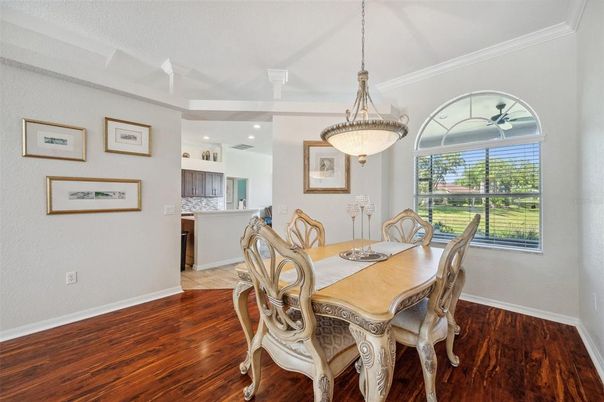 Dining room, Interior, Kitchen, Pendant Lights, Recessed Lighting, Wood Texture Flooring