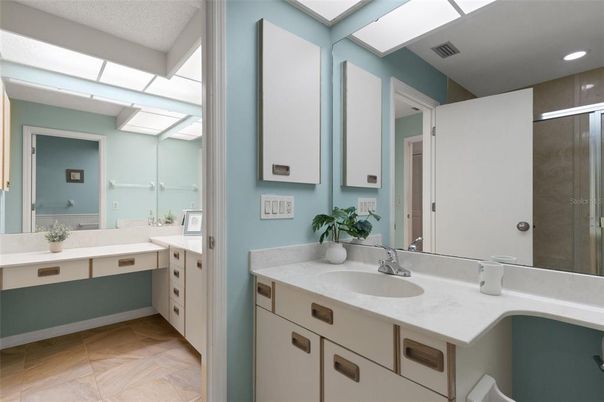 Bathroom, Dual Sink Vanities, Interior, Recessed Lighting