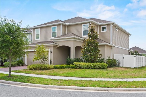 Attached, Exterior, Facade, Mediterranean