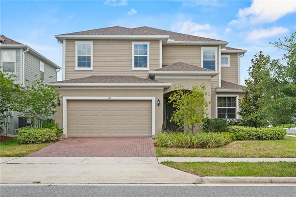 Attached, Exterior, Facade, American Craftsman