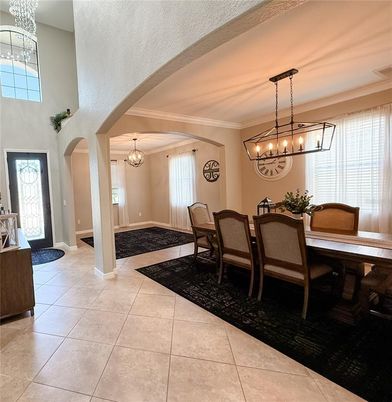 Chandelier, Dining room, Interior, Pendant Lights