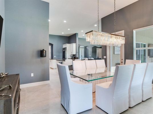 Chandelier, Dining room, Interior, Kitchen, Recessed Lighting