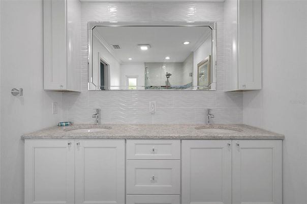 Bathroom, Interior, Recessed Lighting