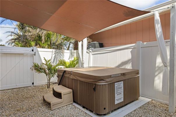 Exterior, Hot Tub