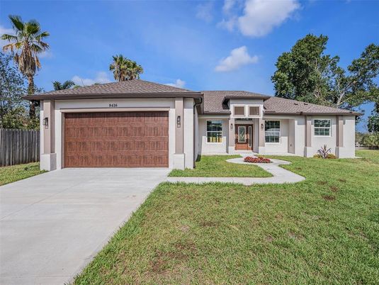 Attached, Exterior, Facade, Ranch