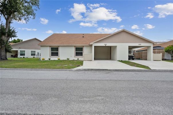 Attached, Exterior, Facade, Ranch