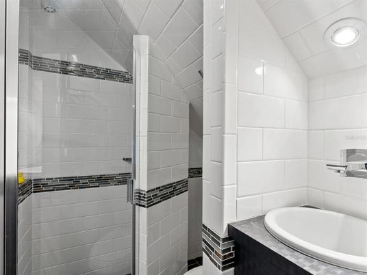 Bathroom, Interior, Recessed Lighting