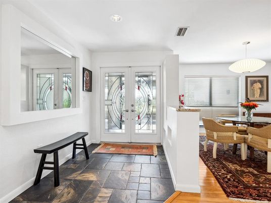 Dining room, Interior, Pendant Lights, Recessed Lighting