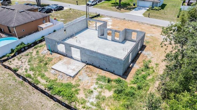Exterior, Drone