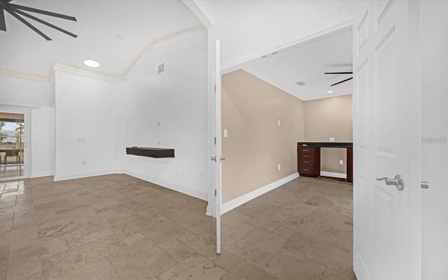 Empty room, Interior, Recessed Lighting