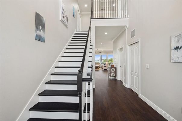 Interior, Recessed Lighting, Water, Wood Texture Flooring