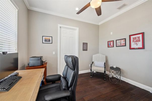 Home Office, Interior, Recessed Lighting, Wood Texture Flooring