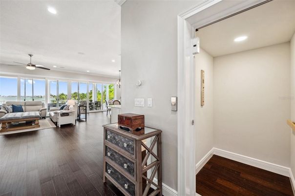 Interior, Living room, Pendant Lights, Recessed Lighting, Wood Texture Flooring