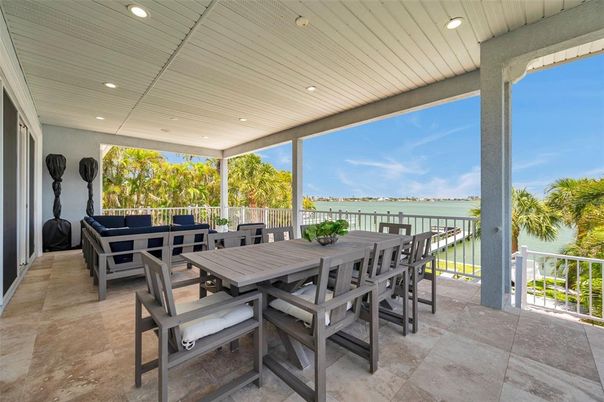 Exterior, Recessed Lighting, Water