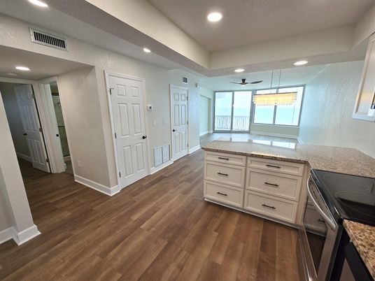 Interior, Recessed Lighting, Water, Wood Texture Flooring