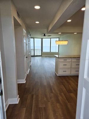 Interior, Pendant Lights, Recessed Lighting, Wood Texture Flooring