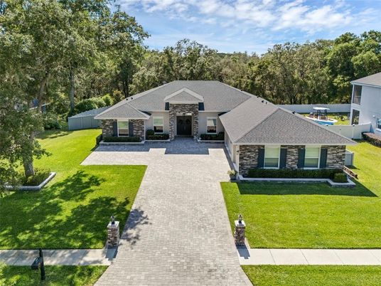 Exterior, Facade, Ranch
