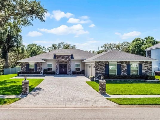Backyard, Exterior, Facade, Ranch