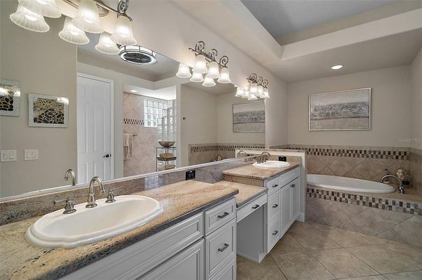 Bathroom, Dual Sink Vanities, Interior, Recessed Lighting