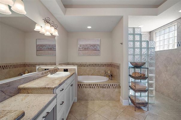 Bathroom, Dual Sink Vanities, Interior, Recessed Lighting