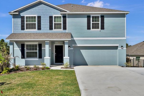 Attached, Exterior, Facade, American Craftsman