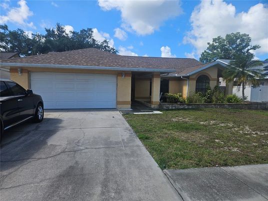 Attached, Exterior, Facade, Ranch