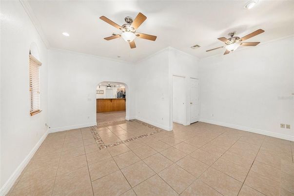 Empty room, Interior, Recessed Lighting