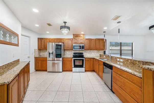 Chandelier, Interior, Kitchen, Recessed Lighting, Stainless Steel Appliances
