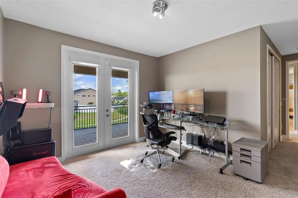 Home Office, Interior